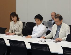 総会終了後、少子化・人口減少問題検討チームに出席。こちらも喫緊の課題が山積しております。