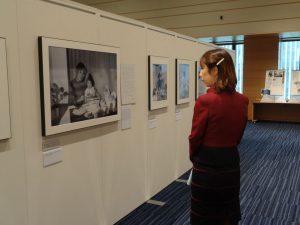 拉致問題に関する写真パネル展