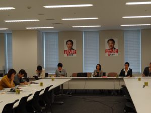 男女共同参画推進本部・内閣部門会議に出席