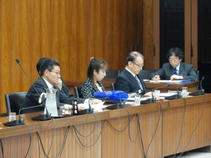 文部科学委員会に出席