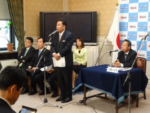 代議士会に出席。