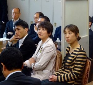 今朝は、髙木国対委員長から国会情勢についての話があり、多くの仲間が出席しました。