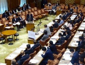 参議院では３日連続NHK中継入りで安保特別委員会が開かれています。