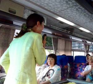 国会見学を無事に終え、次の目的地に向かわれる皆さんにご挨拶。
