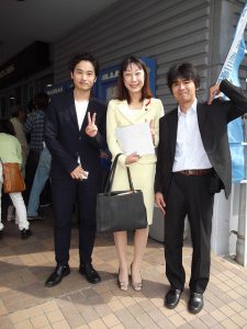 昨年の大河ドラマ「軍師官兵衛」にも出演された、主演の植木祥平さん(左側)と写真を撮らせて頂きました。