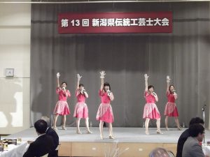 アトラクションで、アラフォーアイドル「サムライローズ」が登場。ものすごいパワーでした。