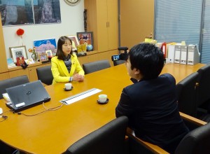 地元テレビ局から新潟も１減となる衆議院選挙制度に関する答申について取材を受けました。