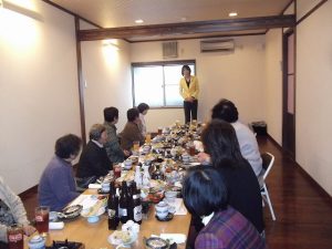 お昼は、荻川まきこ会の新年会を開催しました。