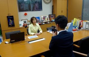 消費増税延期等について地元テレビ局から取材を受けました。