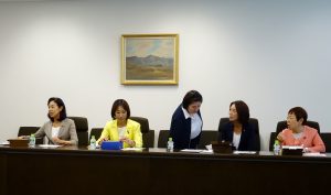 民進党女性議員懇談会。今回の参院選で５人の新人女性議員が増えました。