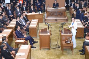 今国会初、蓮舫代表にとっても初めてとなる党首討論。