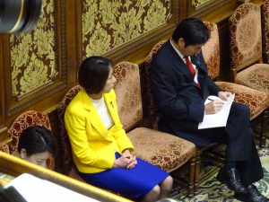 予算委員会基本的質疑。同僚議員の応援に駆けつけました。