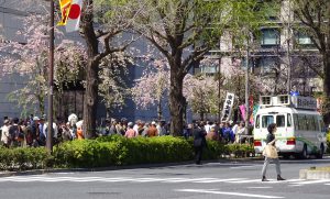 4／12（水）国会の外では、共謀罪廃案を訴える街頭演説が行われています。