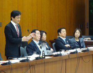 文部科学委員会で同僚の玉木雄一郎議員が加計学園問題について追及。