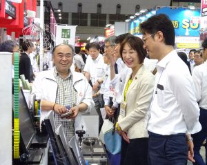 東京ビッグサイトで開催されている日本ものづくりワールドに伺い、県内出展企業を回りました。