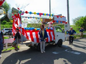 地元に戻って、地域のお祭りに顔出ししました。